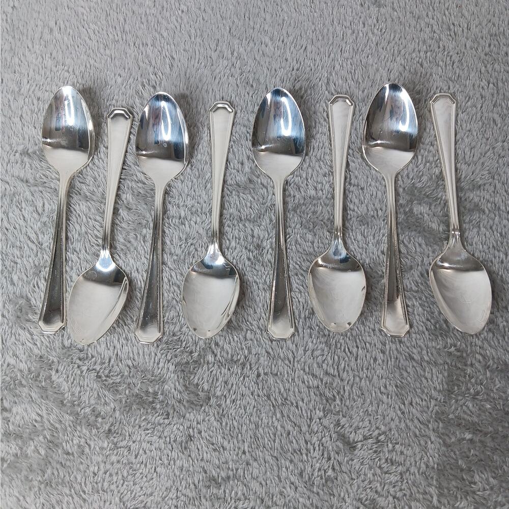 Set of 8 Oneida Silversmiths Silver Plate Clairhill-Fairhill Teaspoons